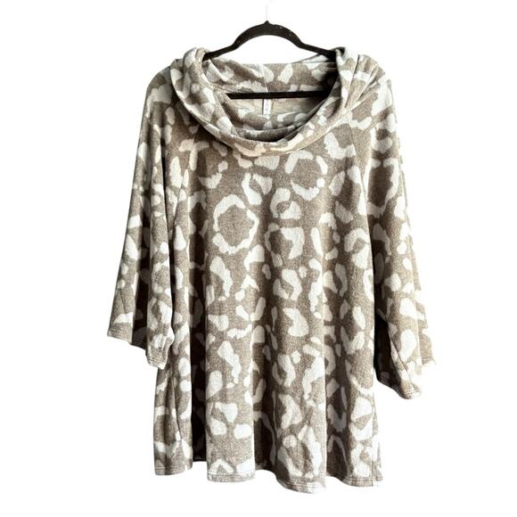 Dear Scarlett Sweaters - Scarlett Gray and White Cowl Neck Sweater with Flowing Silhouette